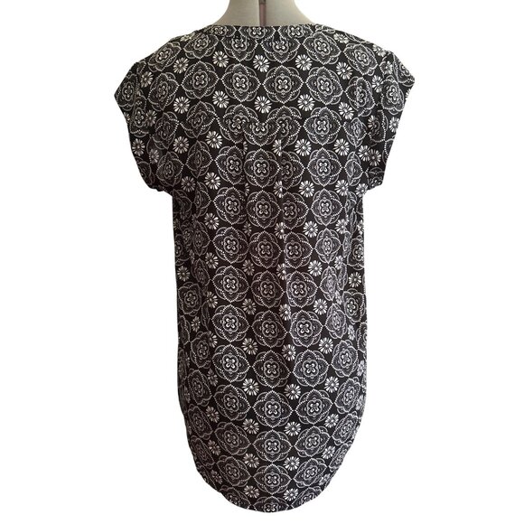 DR2 Womens Black & White Sleeveless V Neck Floral Sheer Top Medium - Picture 3 of 8